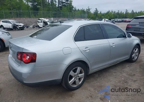 2009 Volkswagen Jetta Se/Sel z USA, uszkodzony, nr VIN 3VWRZ81K79M013704